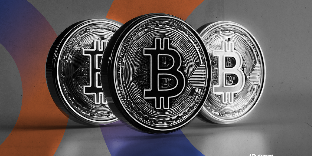 比特币矿商Bitdeer计划融资3.3亿美元,而股价下跌情况对比。